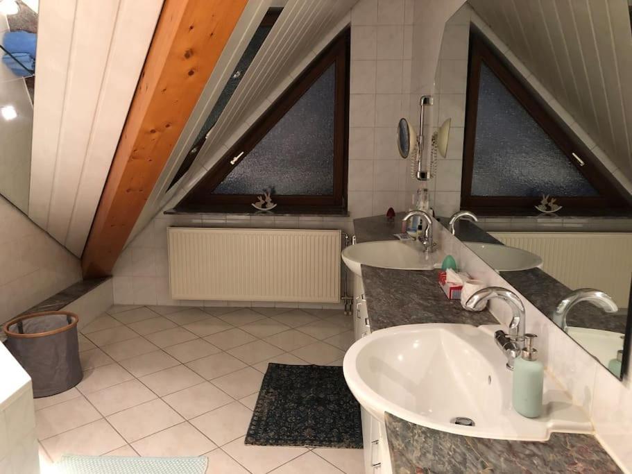 Grosse, Helle Wohnung Fuer Bis Zu 6 Personen Weinheim Eksteriør billede
